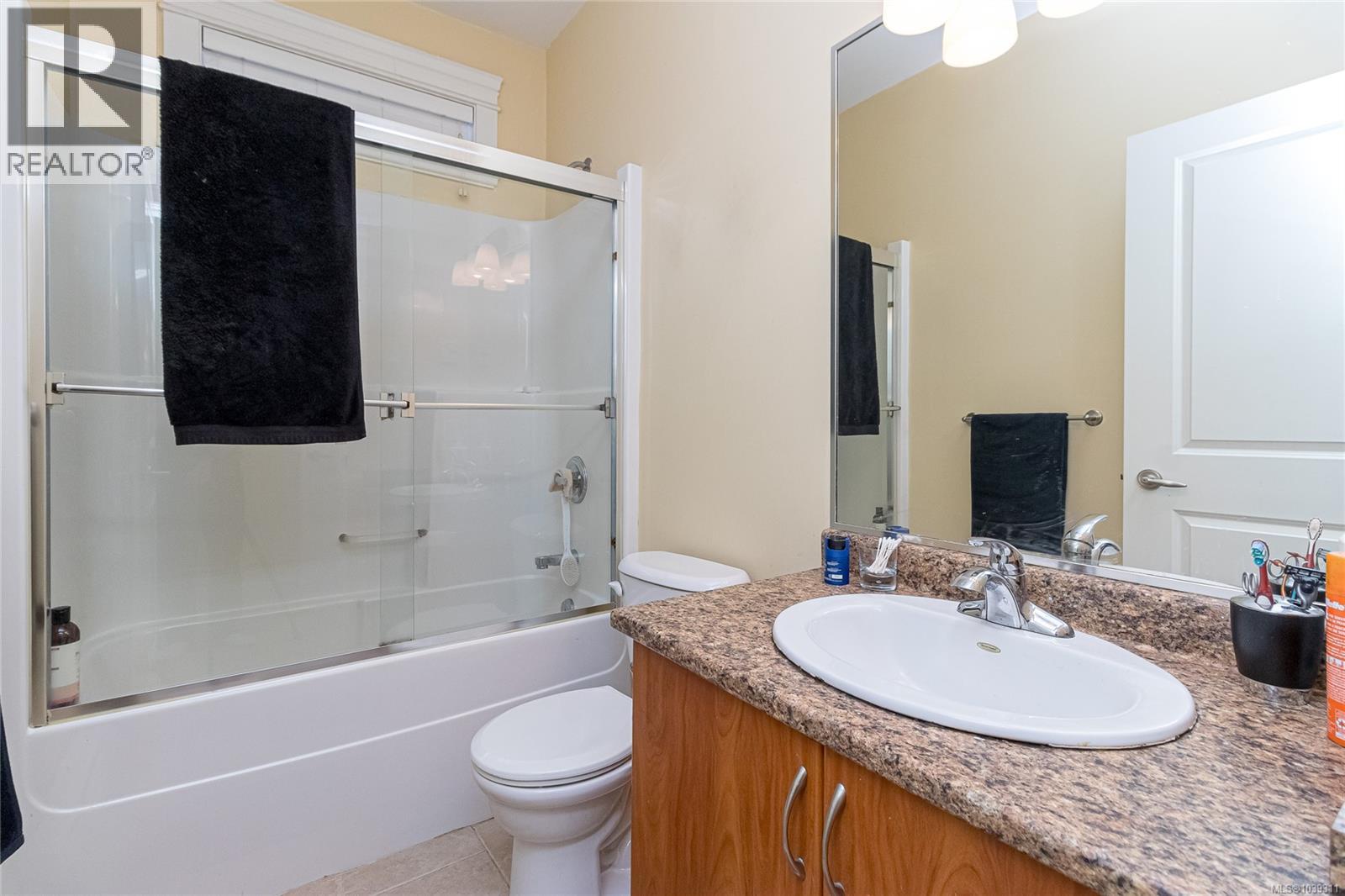 555 Leaside Ave, Saanich