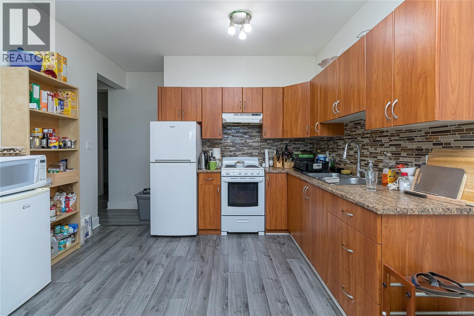 555 Leaside Ave - 35