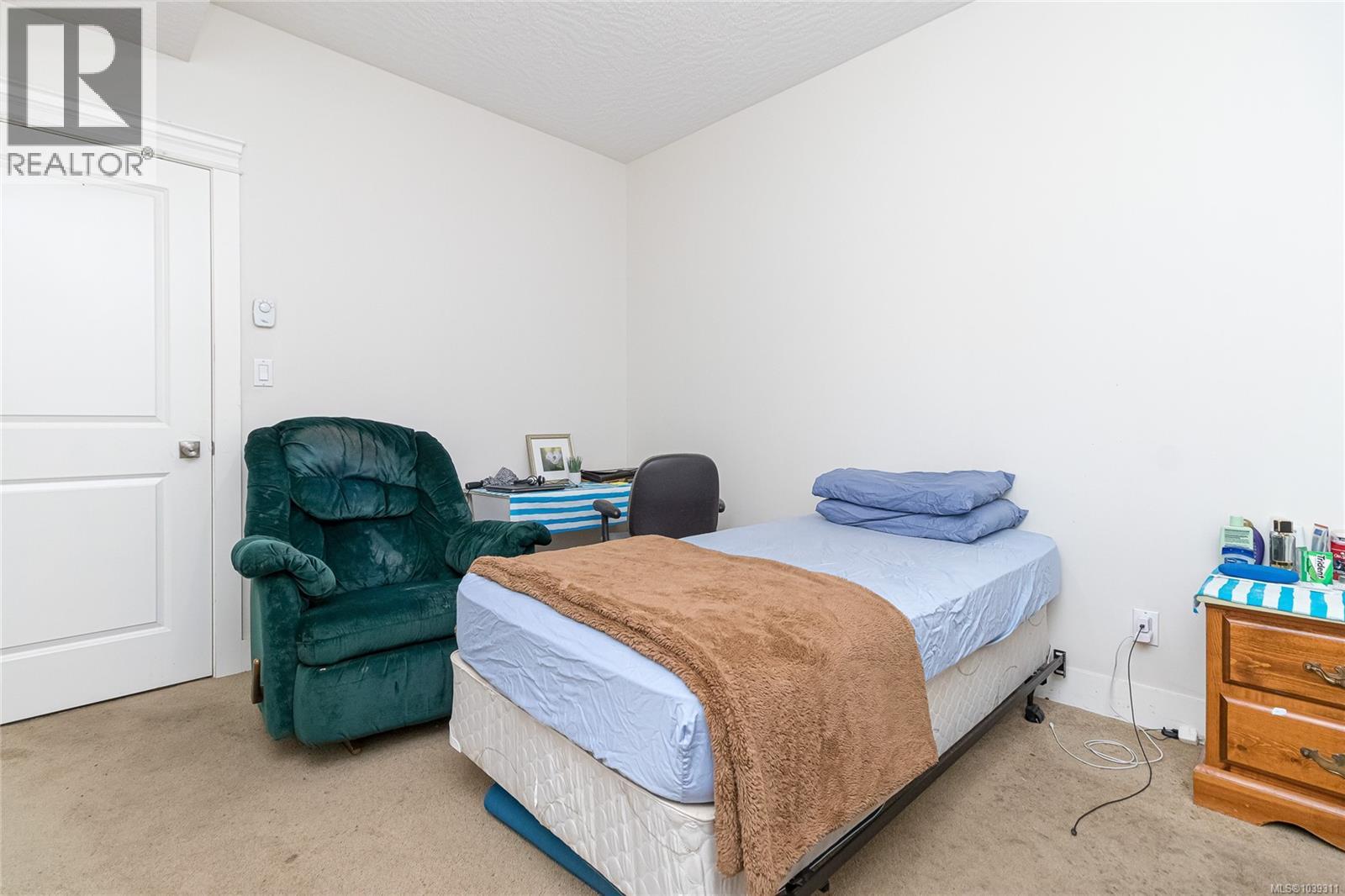 555 Leaside Ave - 36