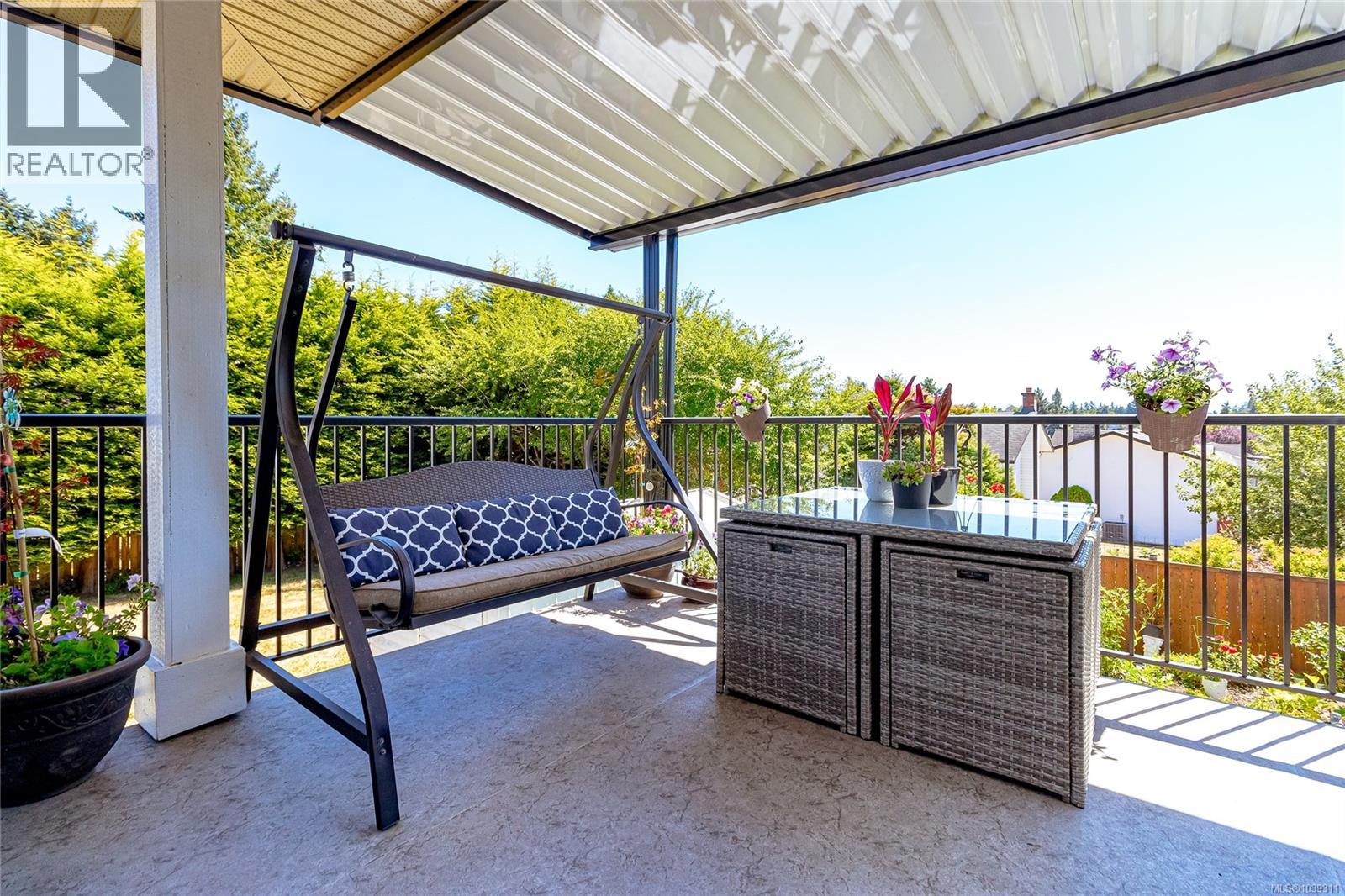 555 Leaside Ave, Saanich