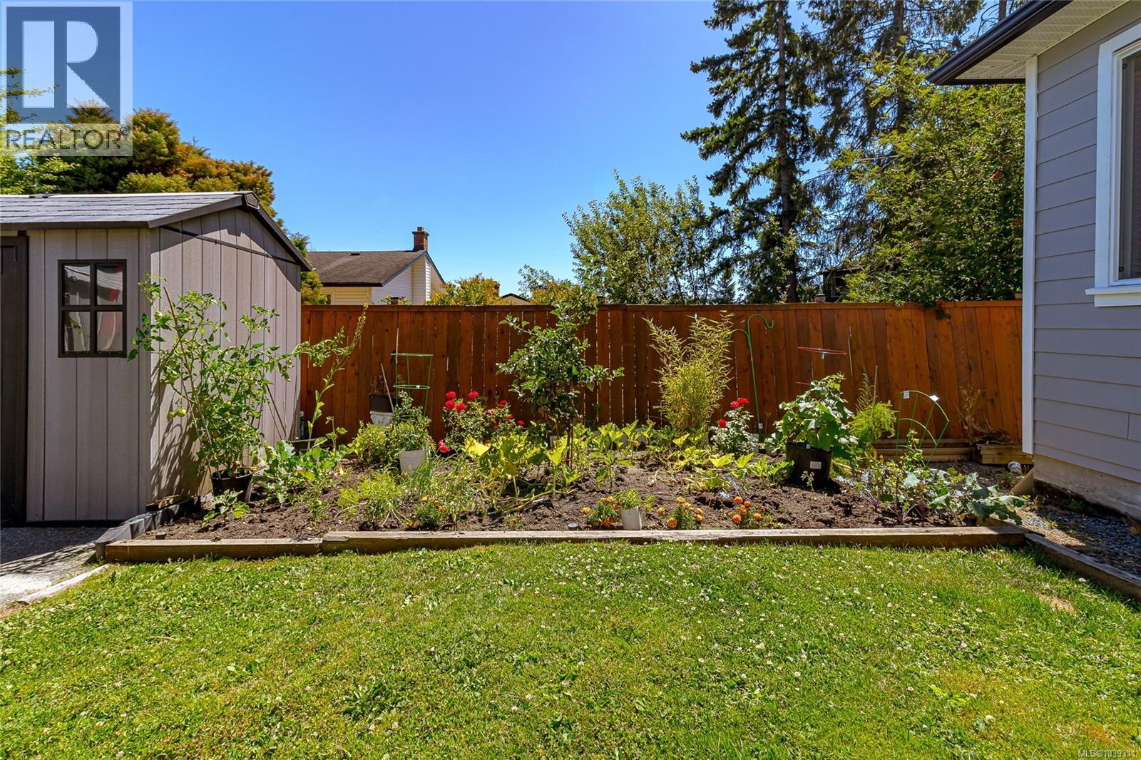 555 Leaside Ave - 52