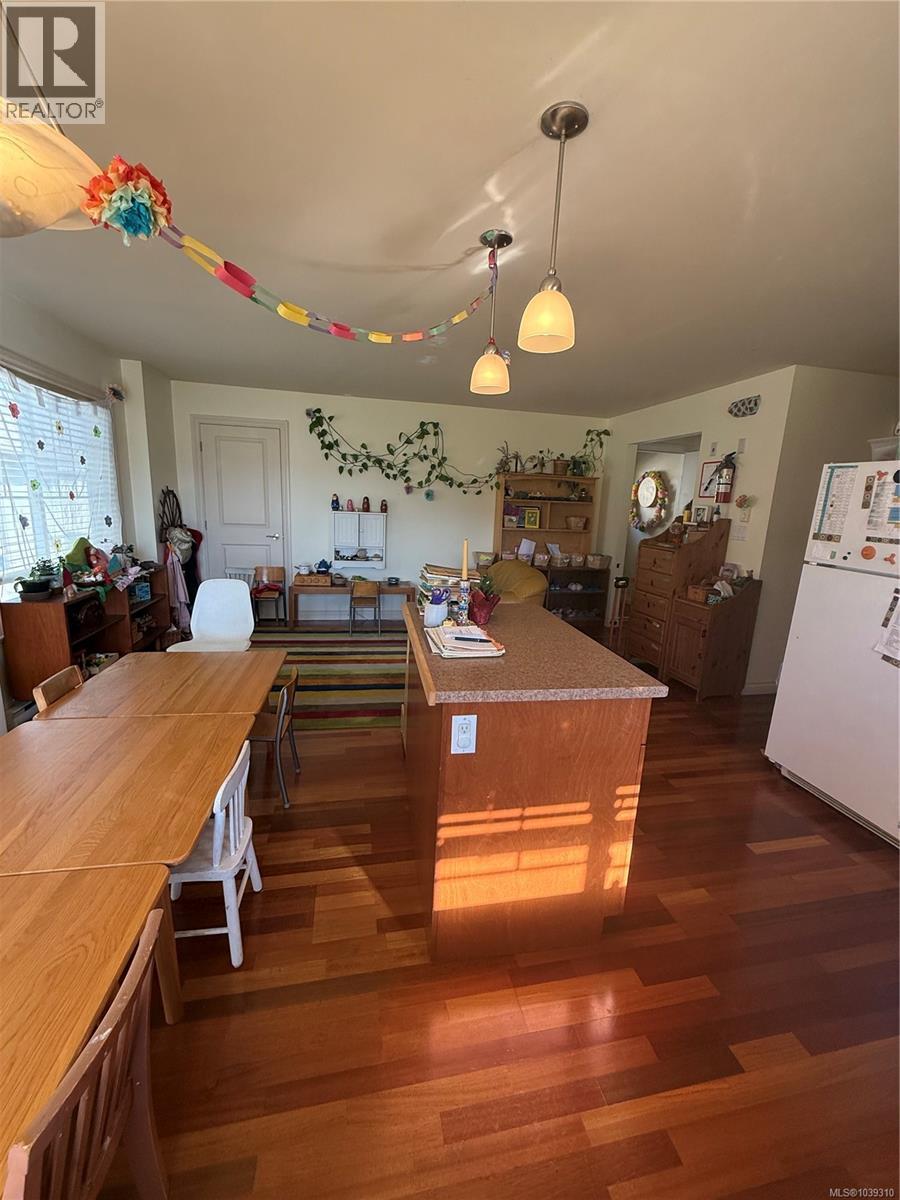 15 1182 Colville Road, Esquimalt