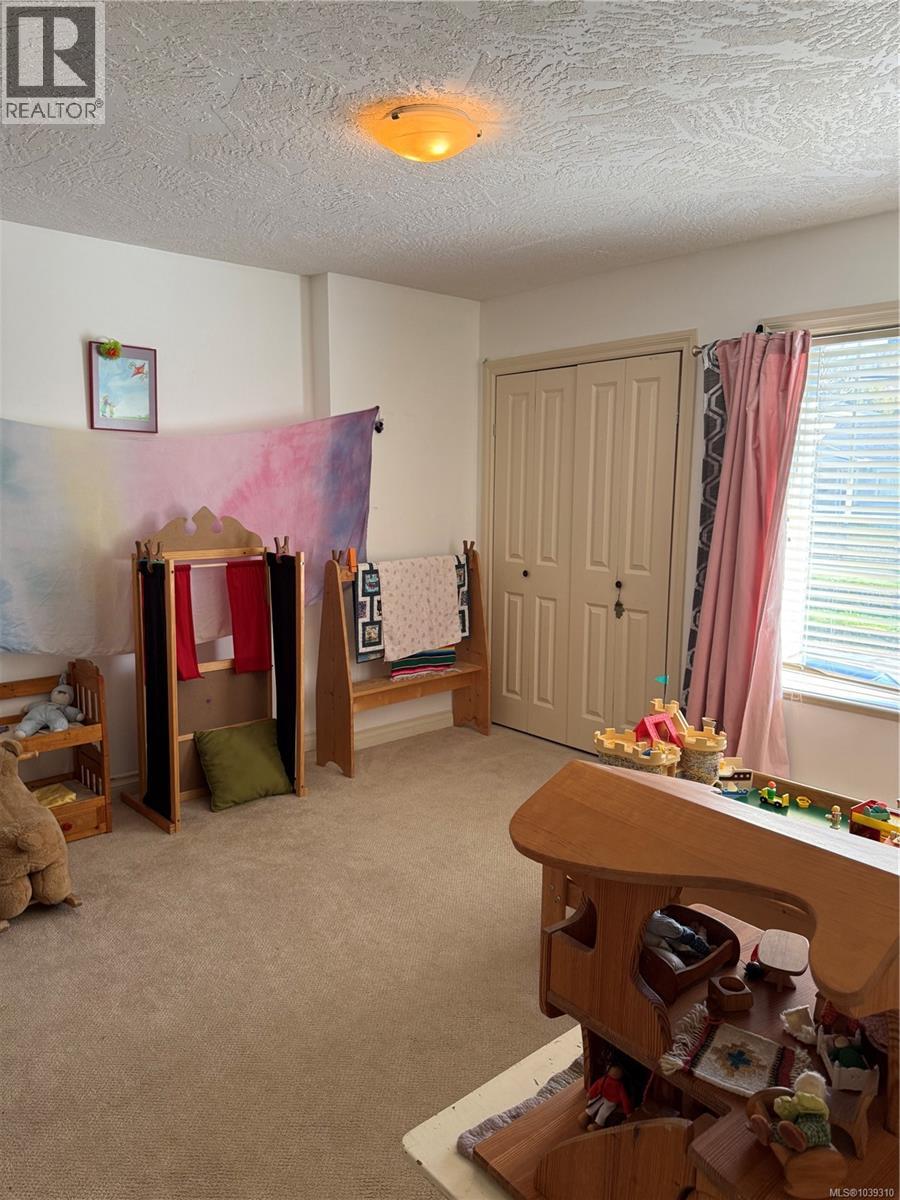 15 1182 Colville Road, Esquimalt