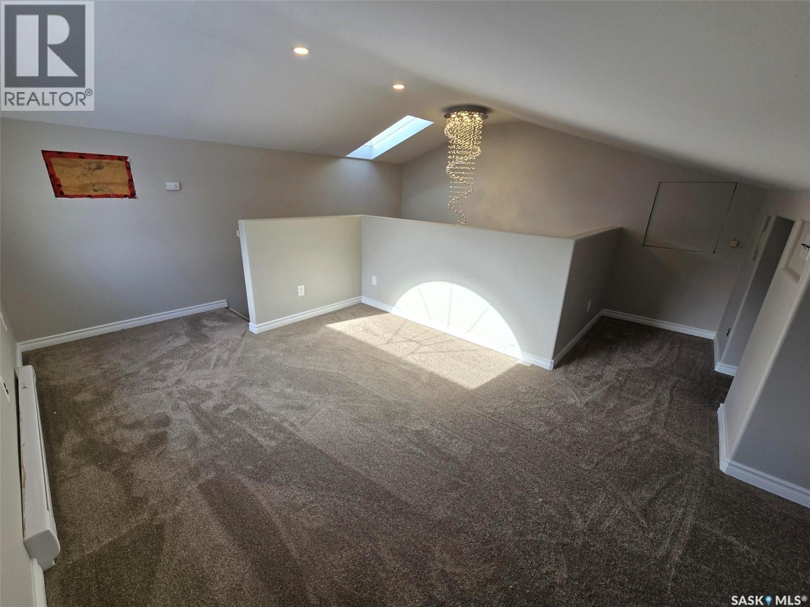 1010 Desmond STREET - 7