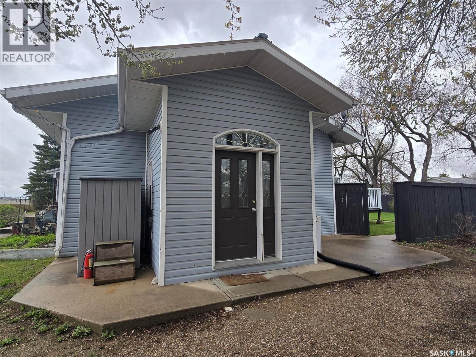 1010 Desmond STREET - 52