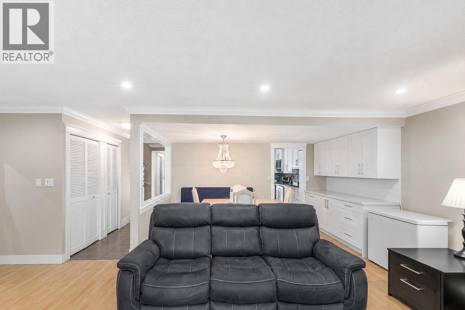 18 8111 SAUNDERS ROAD, Richmond
