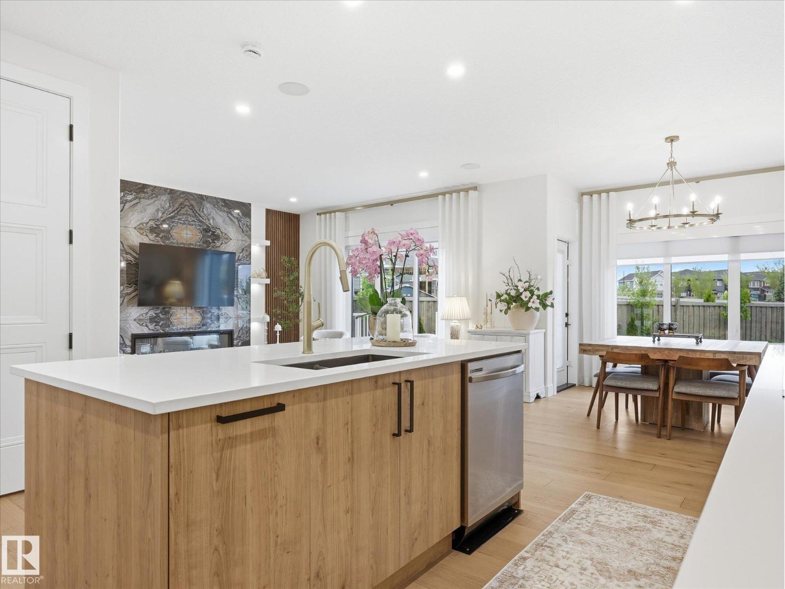 8182 222A ST NW - 14