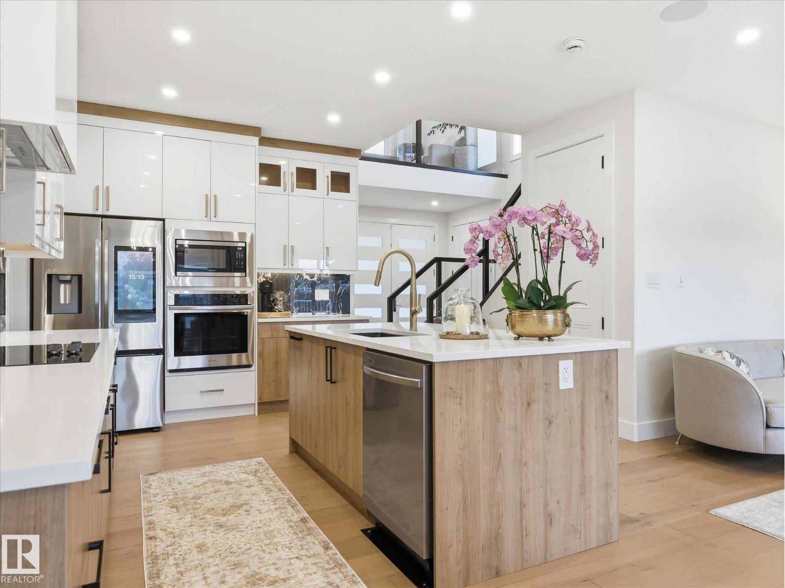 8182 222A ST NW - 23