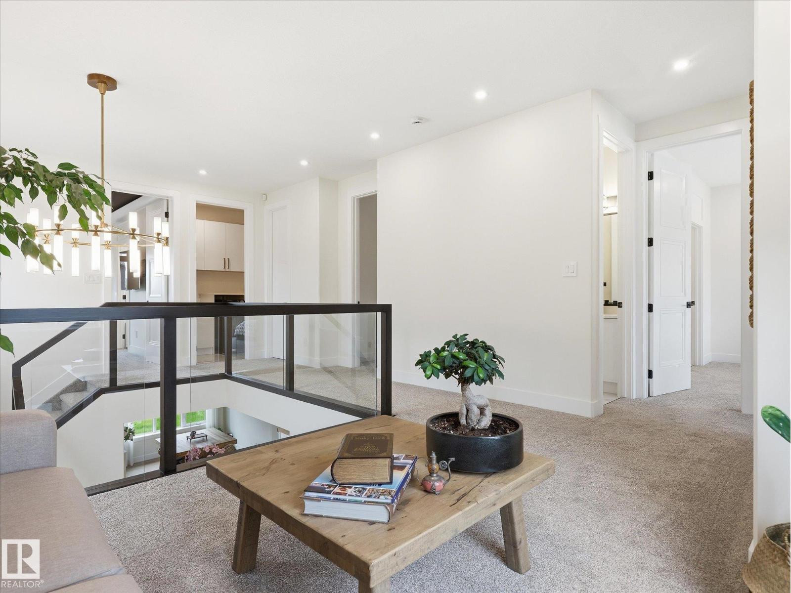 8182 222A ST NW - 32