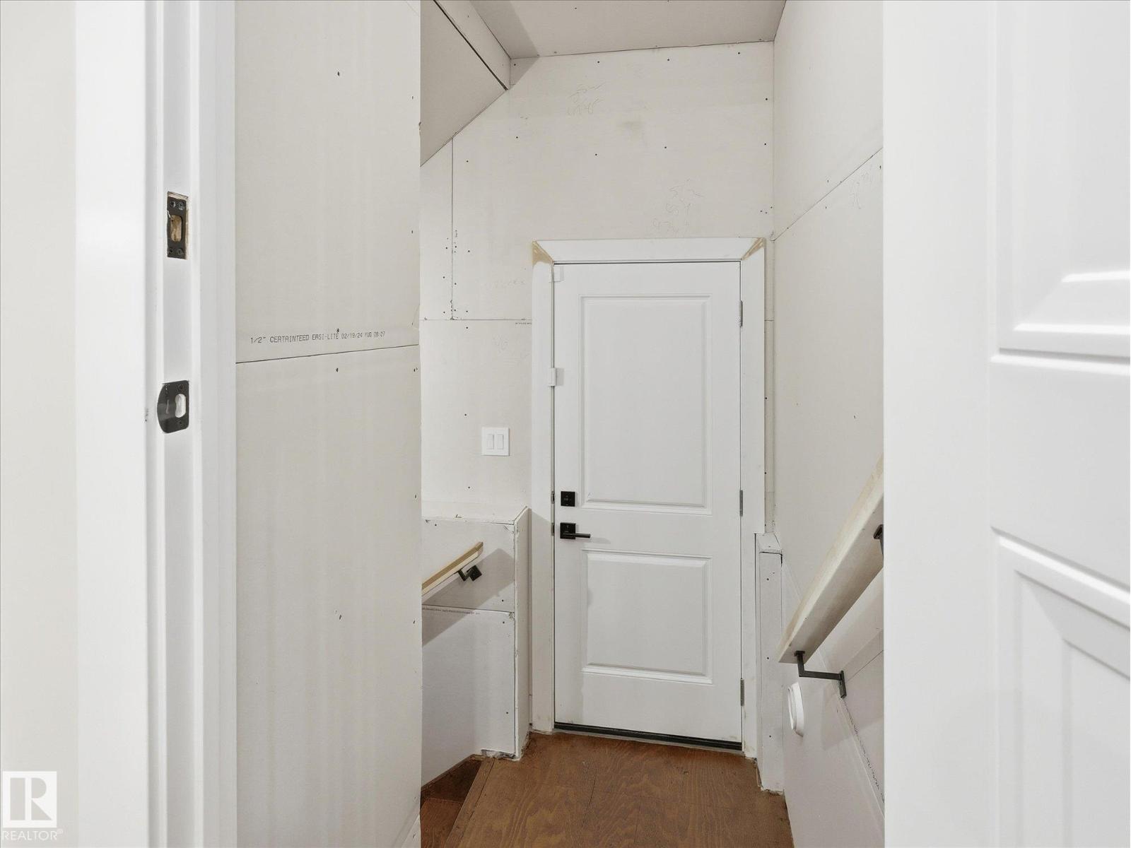 8182 222A ST NW - 50