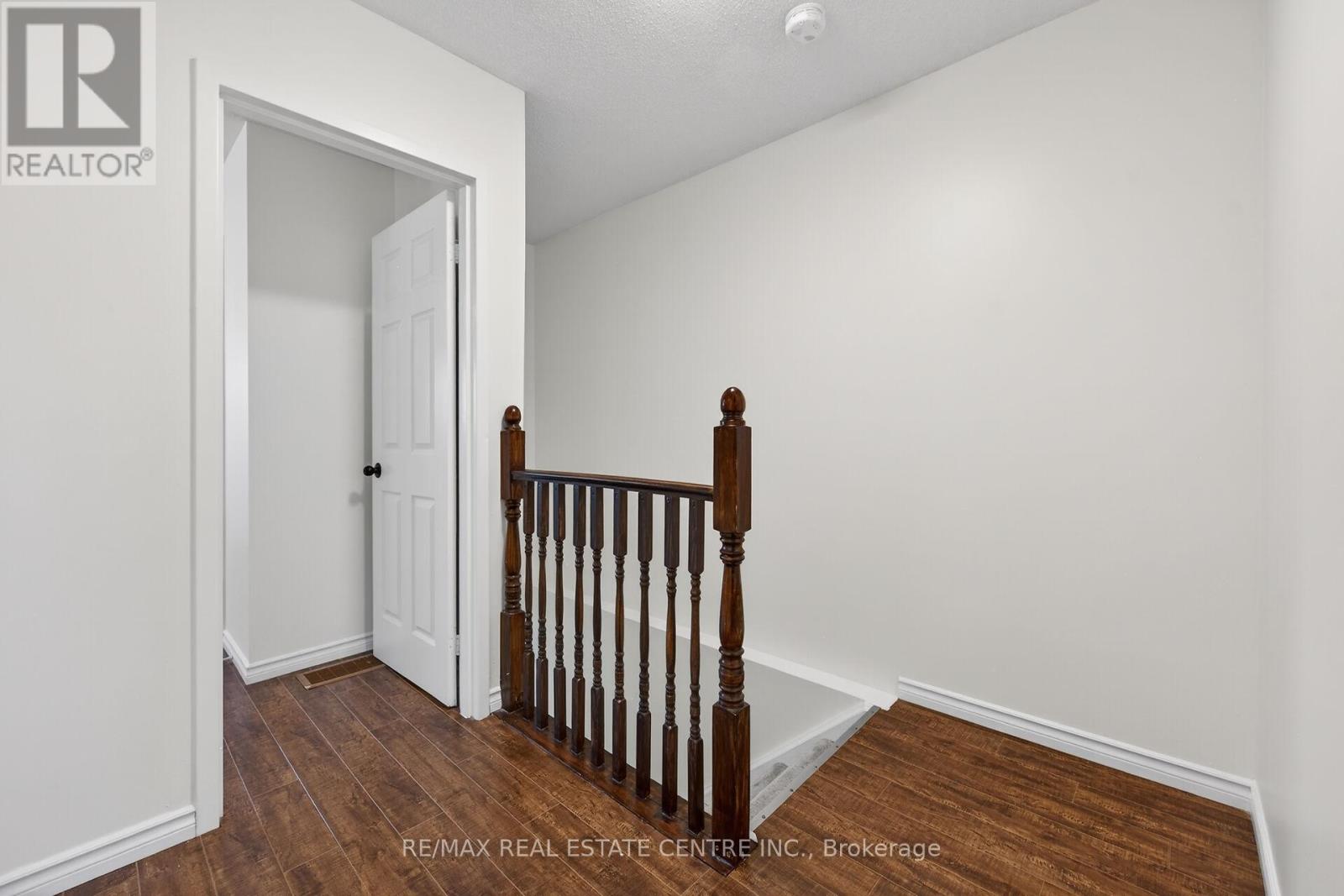 #32 15 DERBY STREET - 27