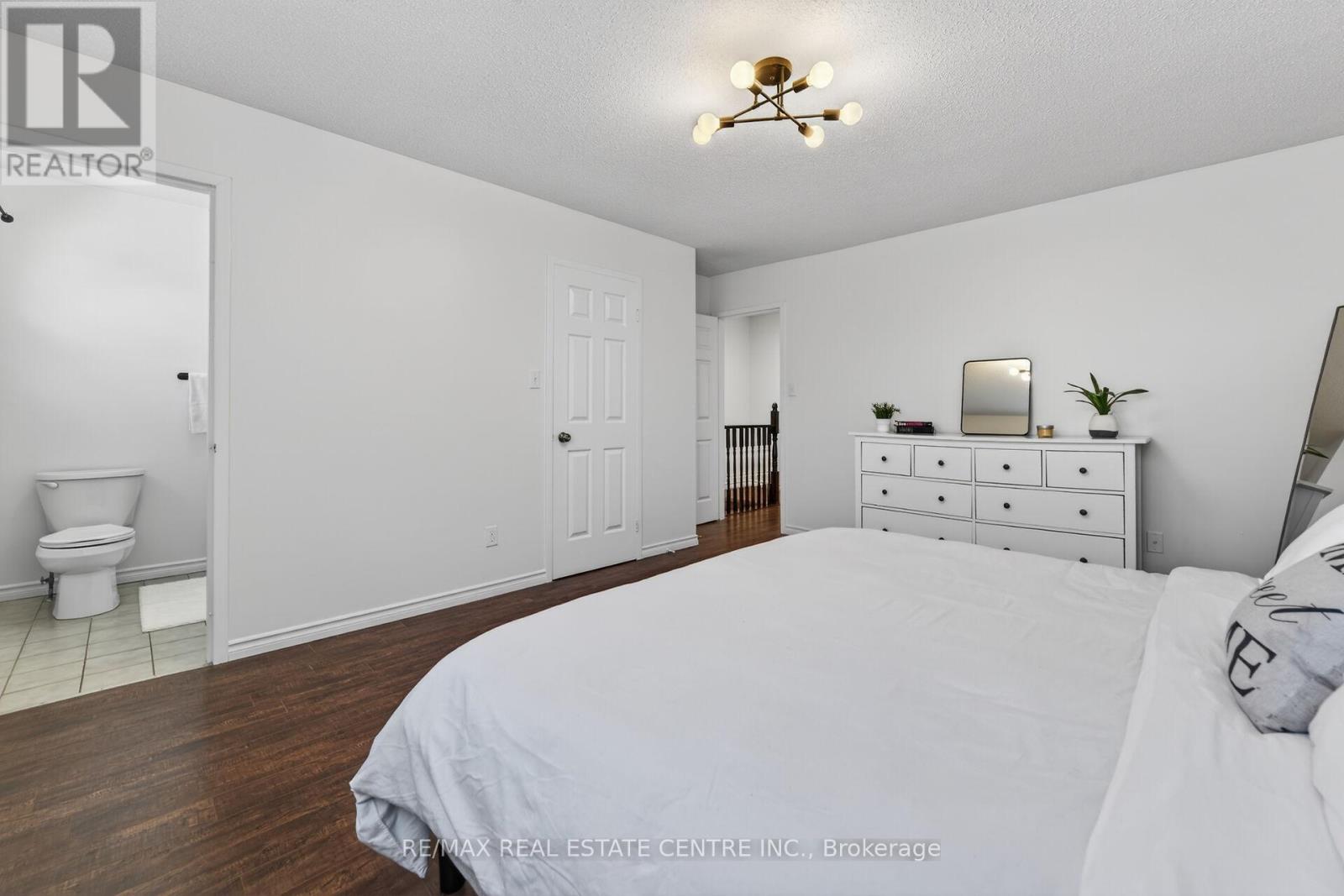 #32 15 DERBY STREET - 29