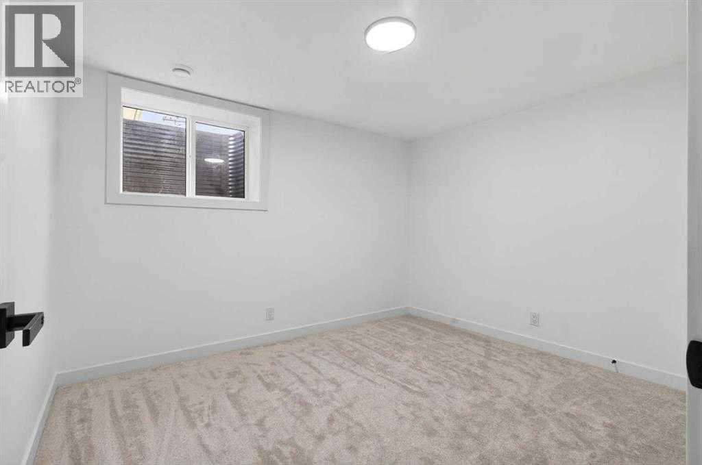 739 Sabrina Road SW - 24