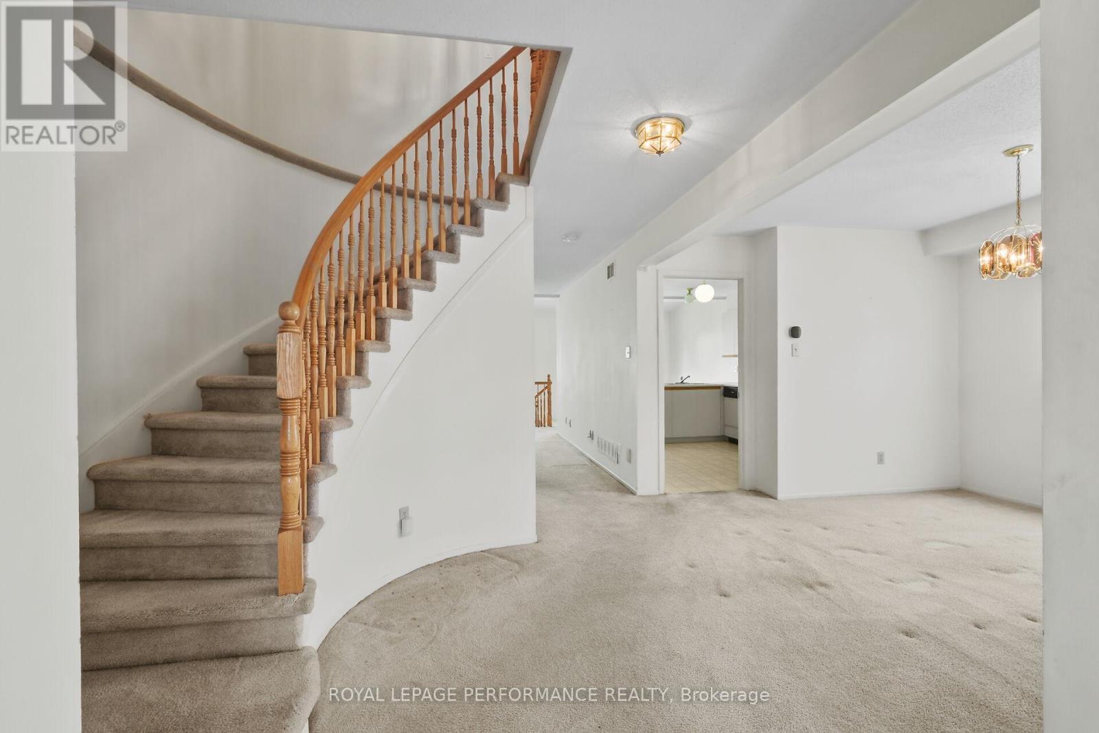 9 SADDLE CRESCENT - 4
