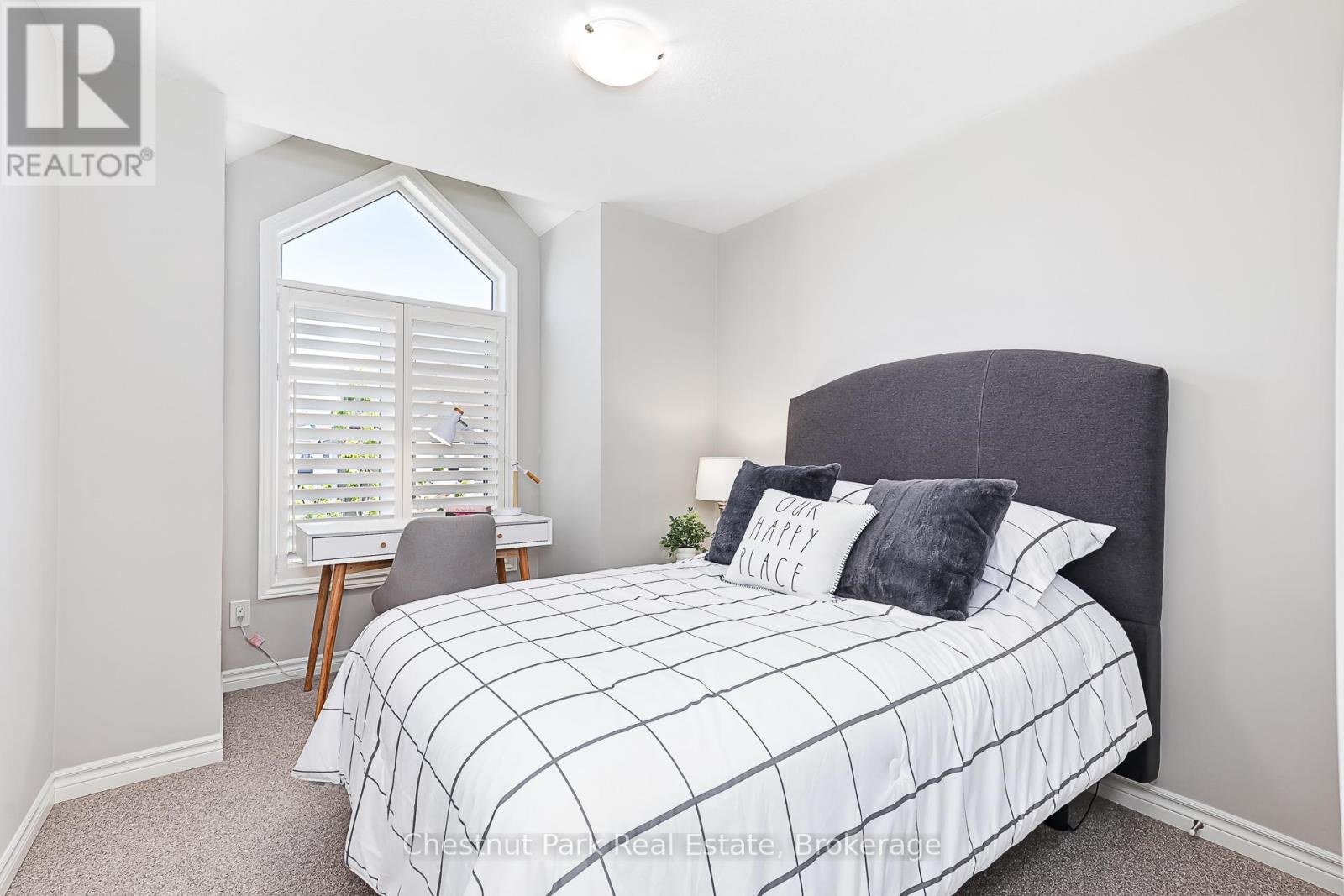 18 GREGORY AVENUE - 23