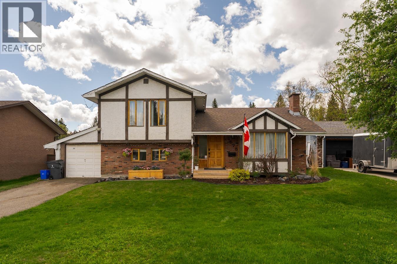 Front exterior of 1575 BUCHANAN AVENUE · Prince George, BC