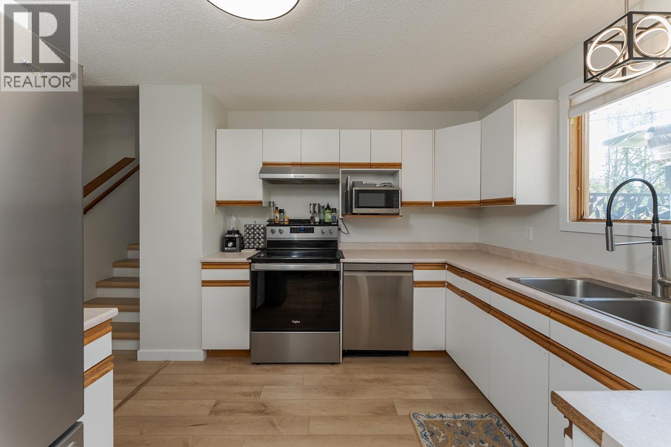 1575 BUCHANAN AVENUE - 12