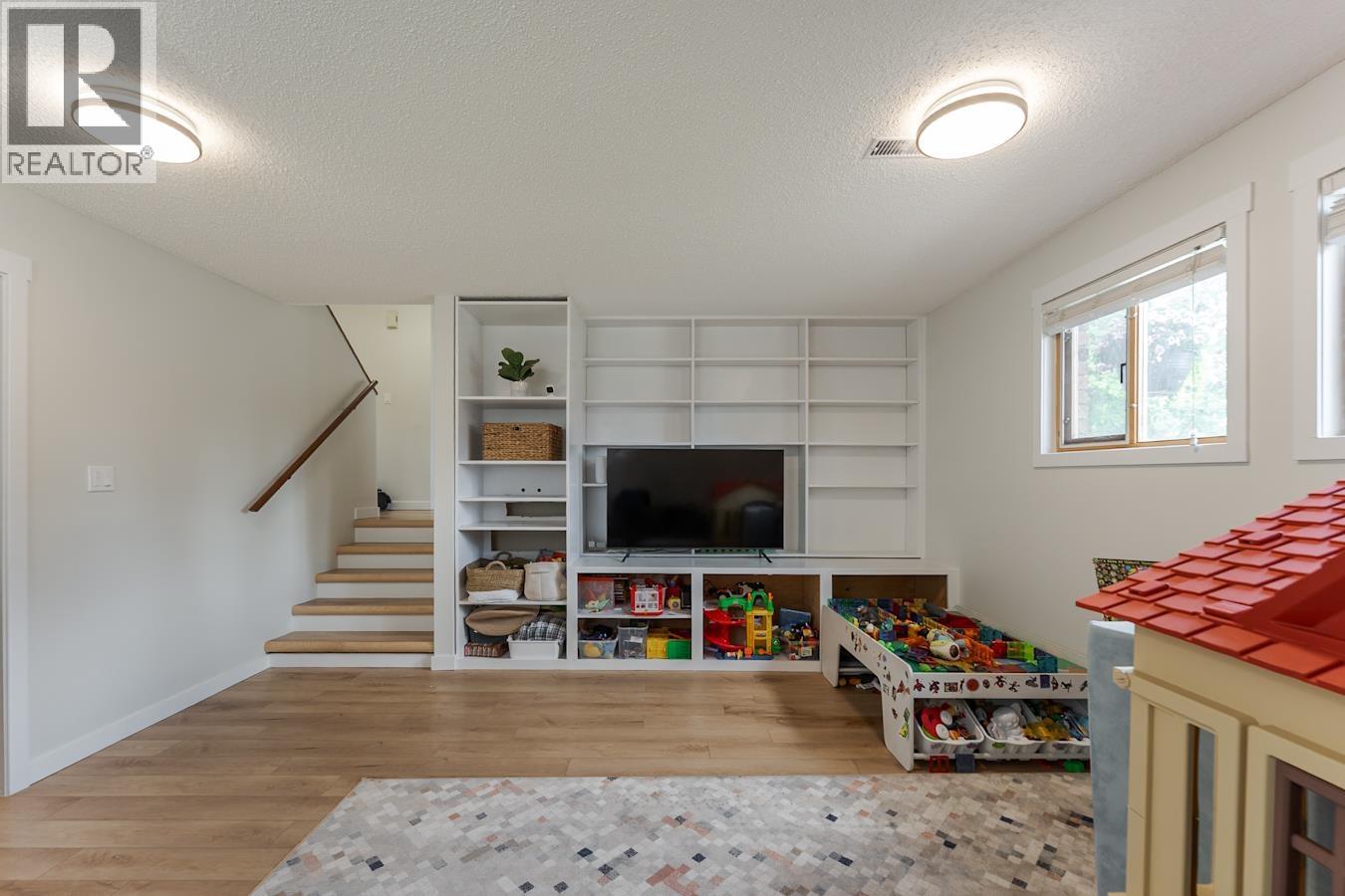 1575 BUCHANAN AVENUE - 24