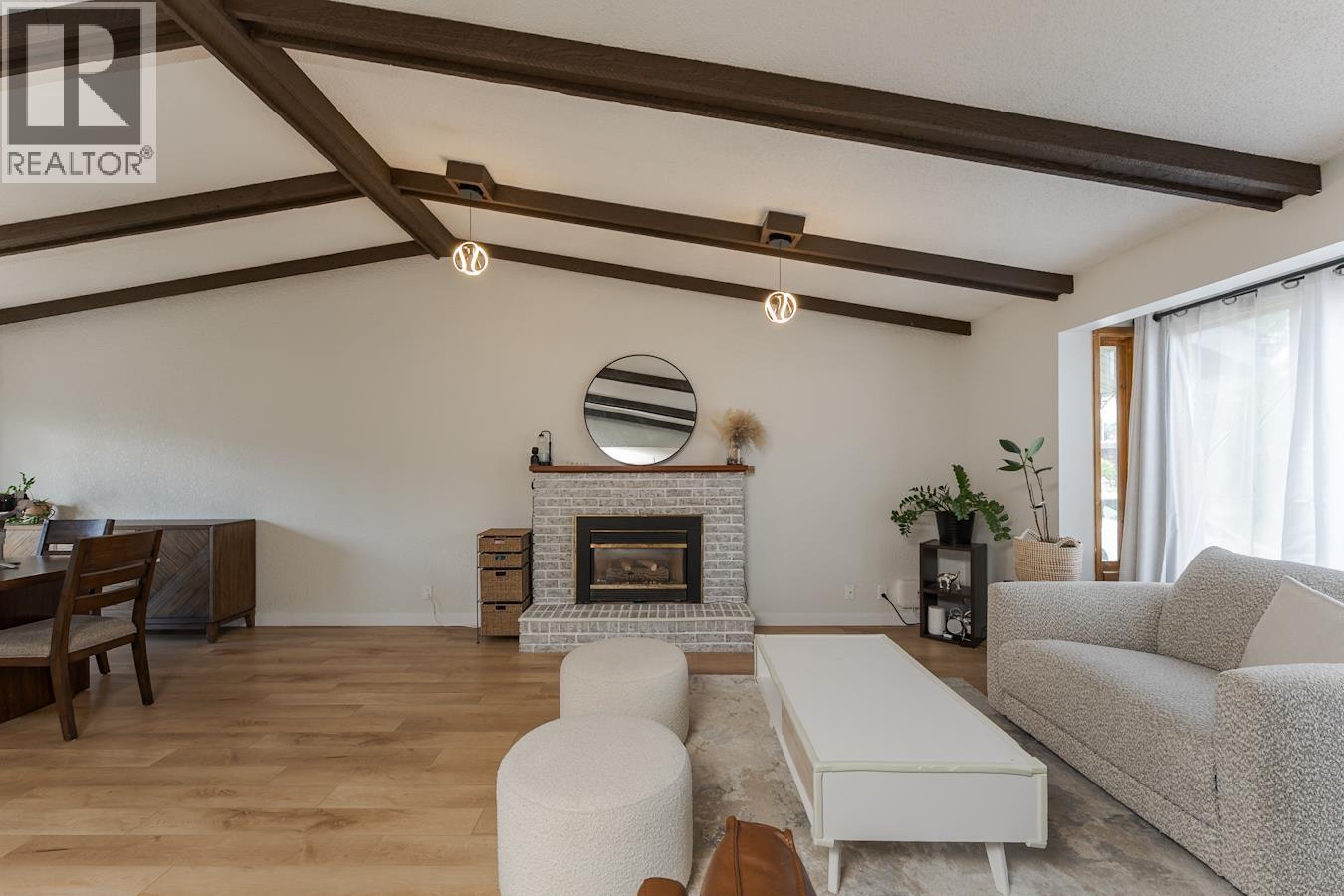 1575 BUCHANAN AVENUE - 6