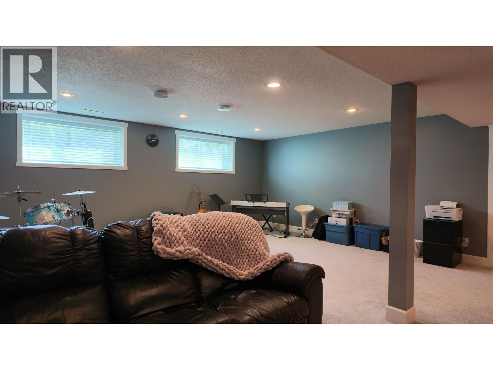 2216 MCTAVISH ROAD - 29