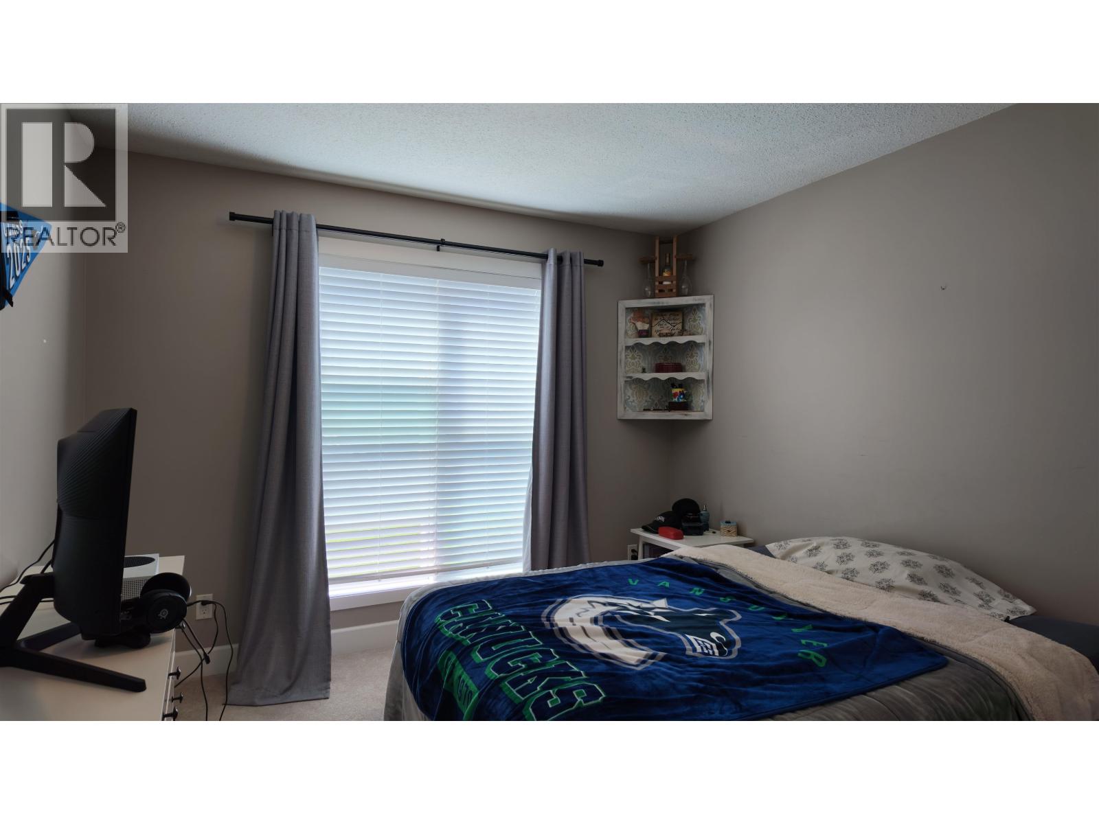 2216 MCTAVISH ROAD - 20