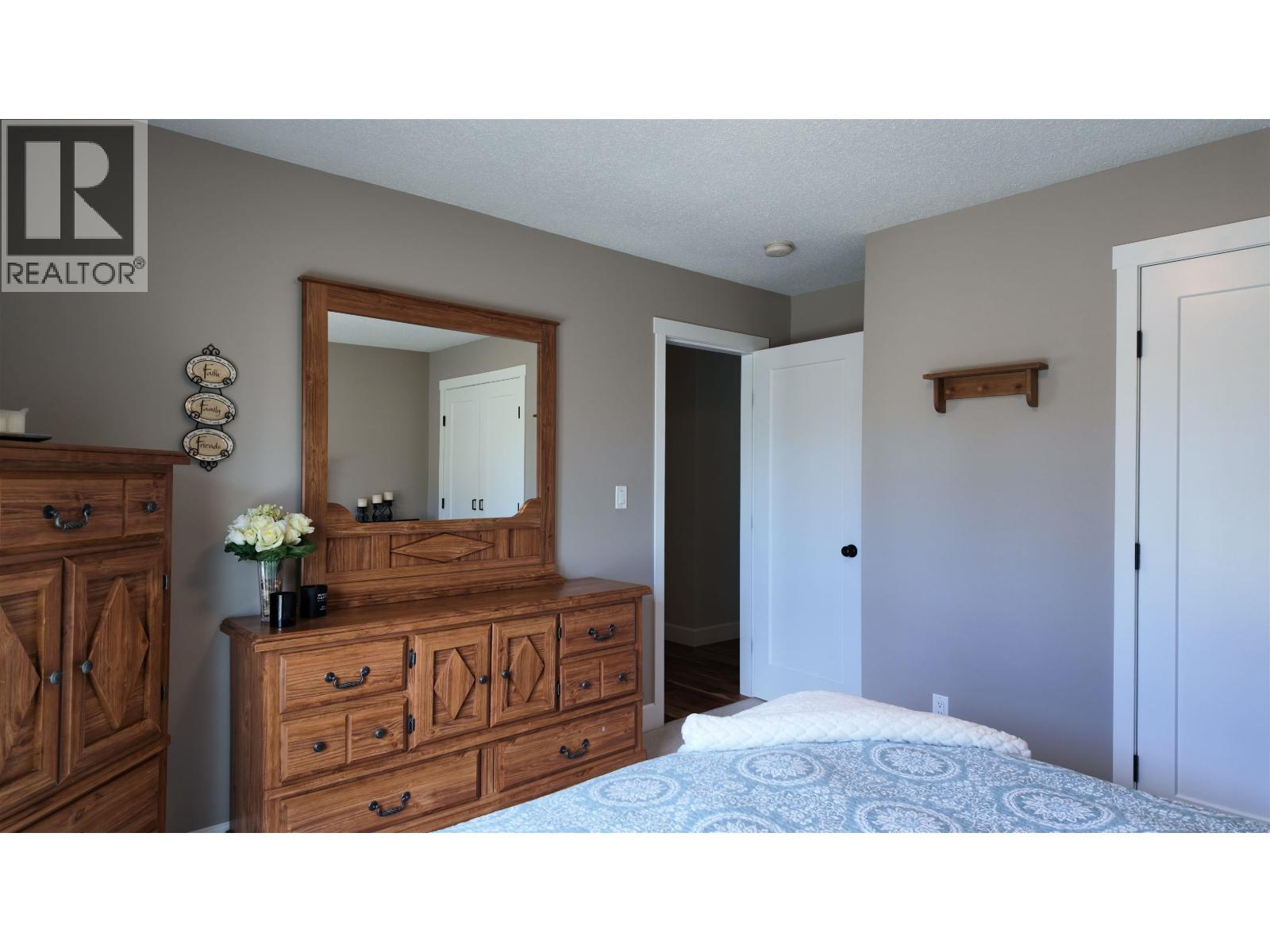 2216 MCTAVISH ROAD - 23
