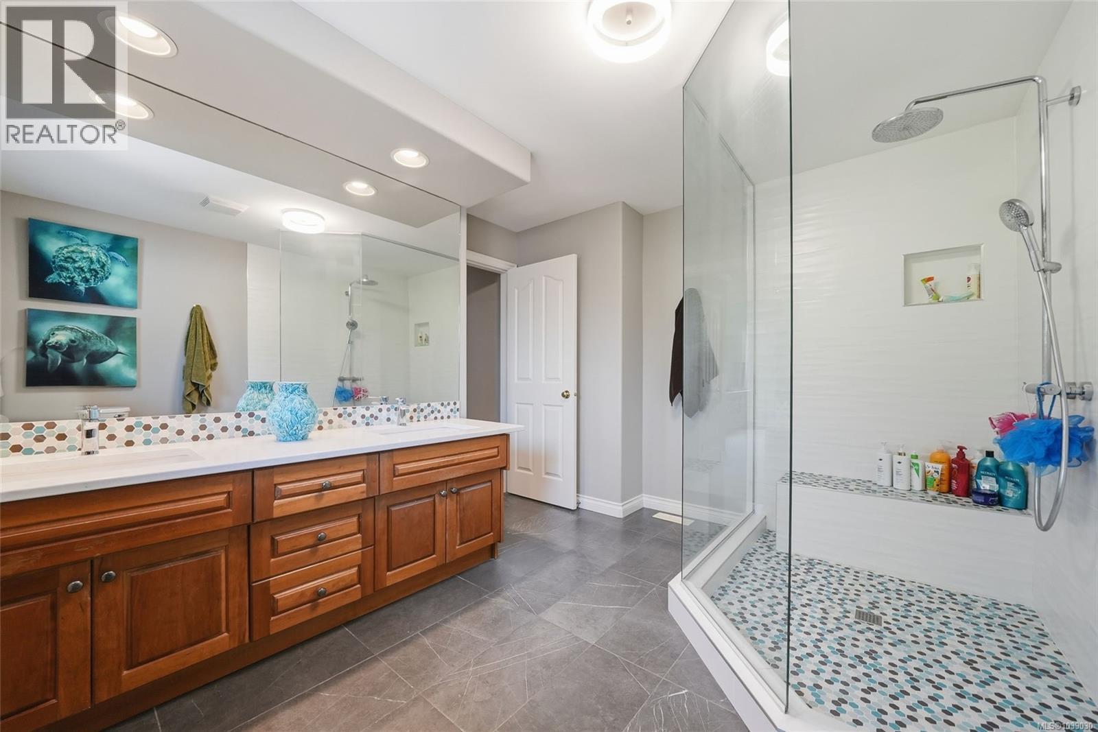 1096 Aery View Way, Parksville