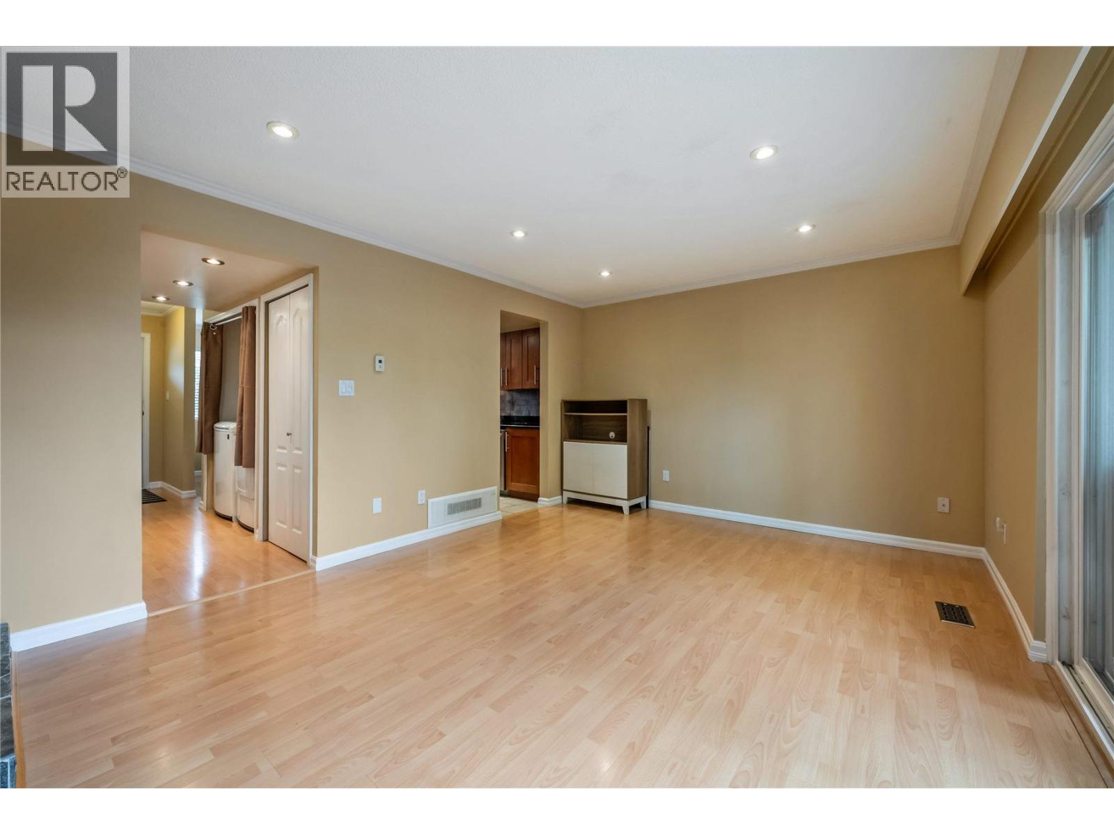 3 Bed, 2 Bath Apartment for Sale in Richmond – 517 9651 GLENDOWER DRIVE, Richmond – MLS# R3131910 - Image 6