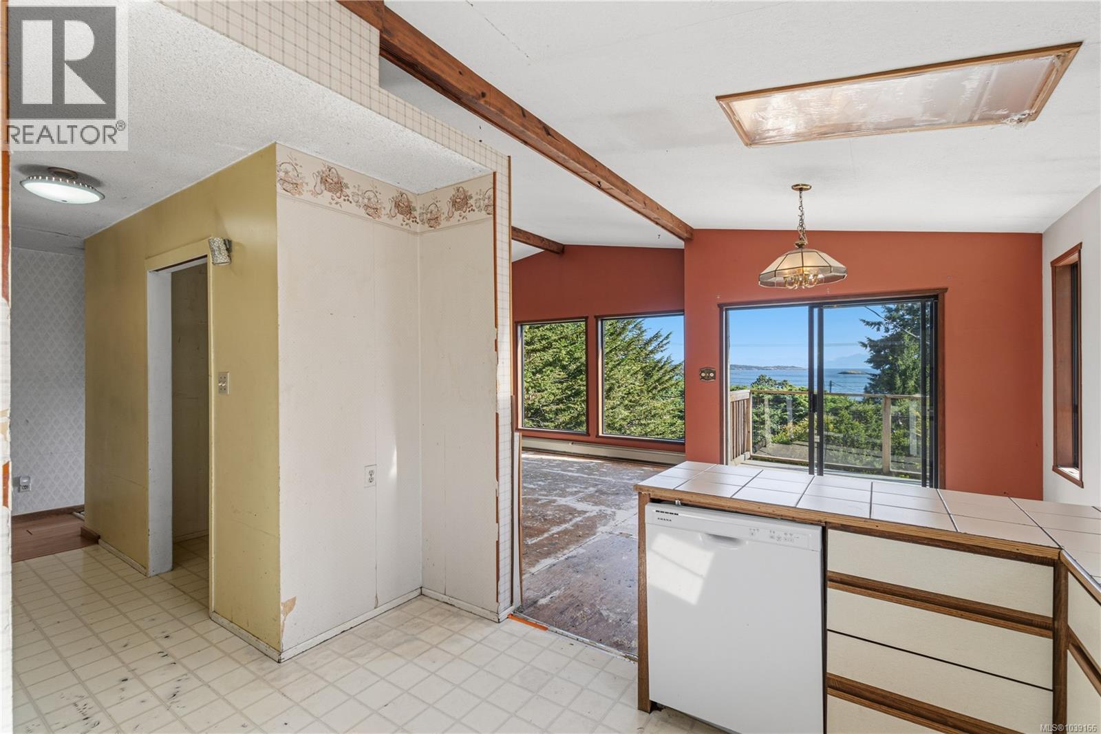 3020 Dolphin Dr - 23