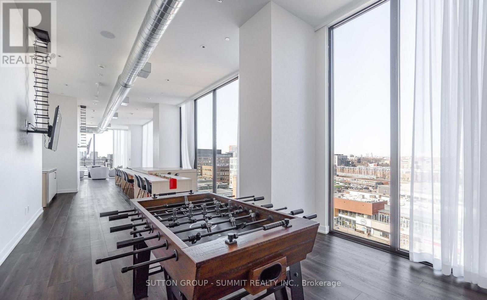 #1507 135 EAST LIBERTY STREET - 17