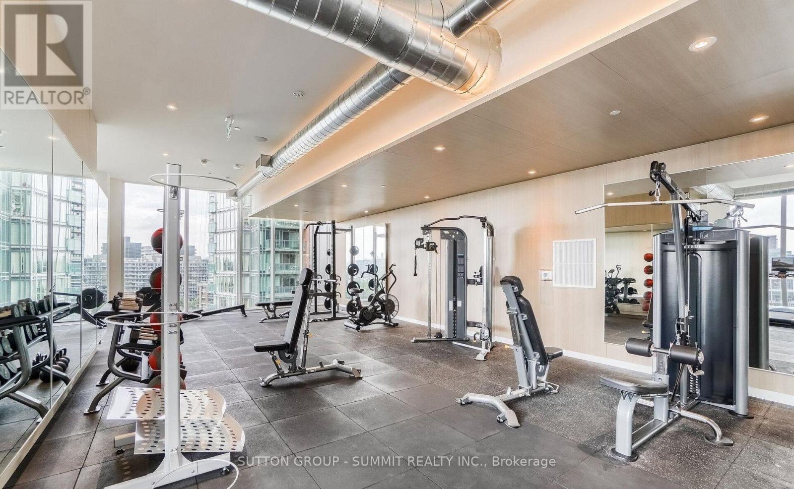 #1507 135 EAST LIBERTY STREET - 21