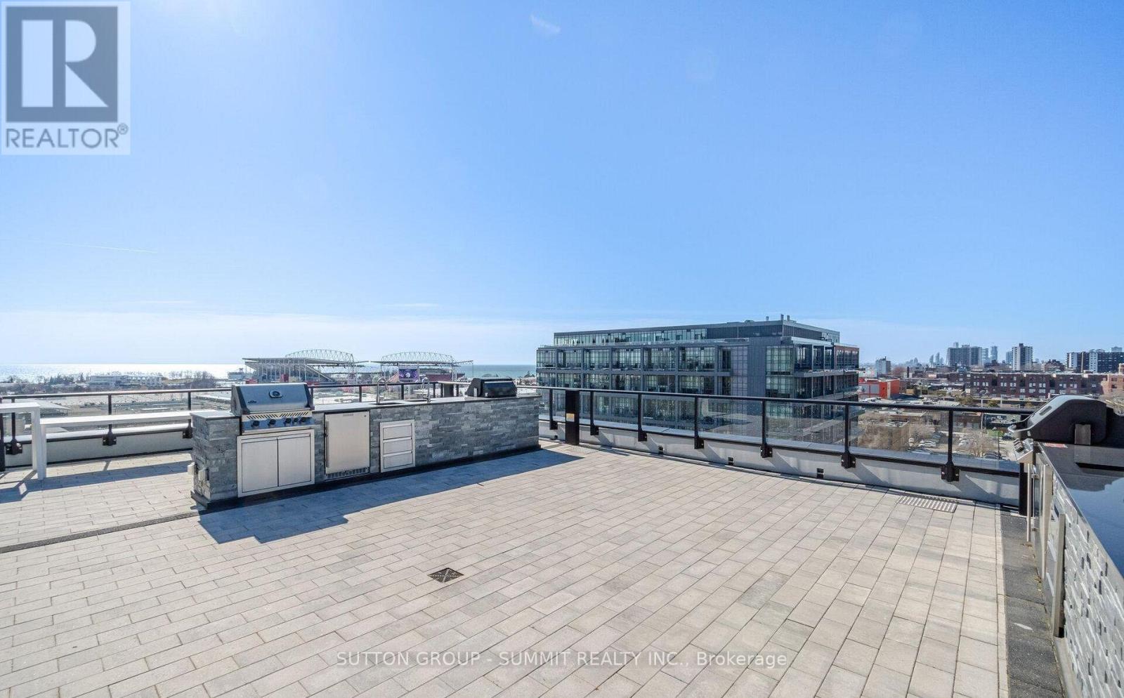 #1507 135 EAST LIBERTY STREET - 32