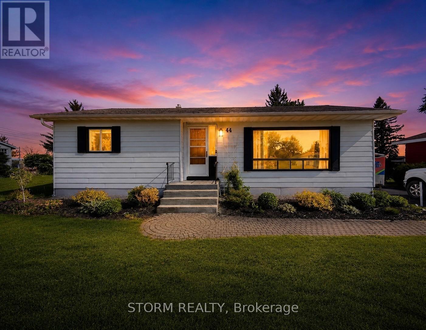 44 ST LAWRENCE STREET - 1