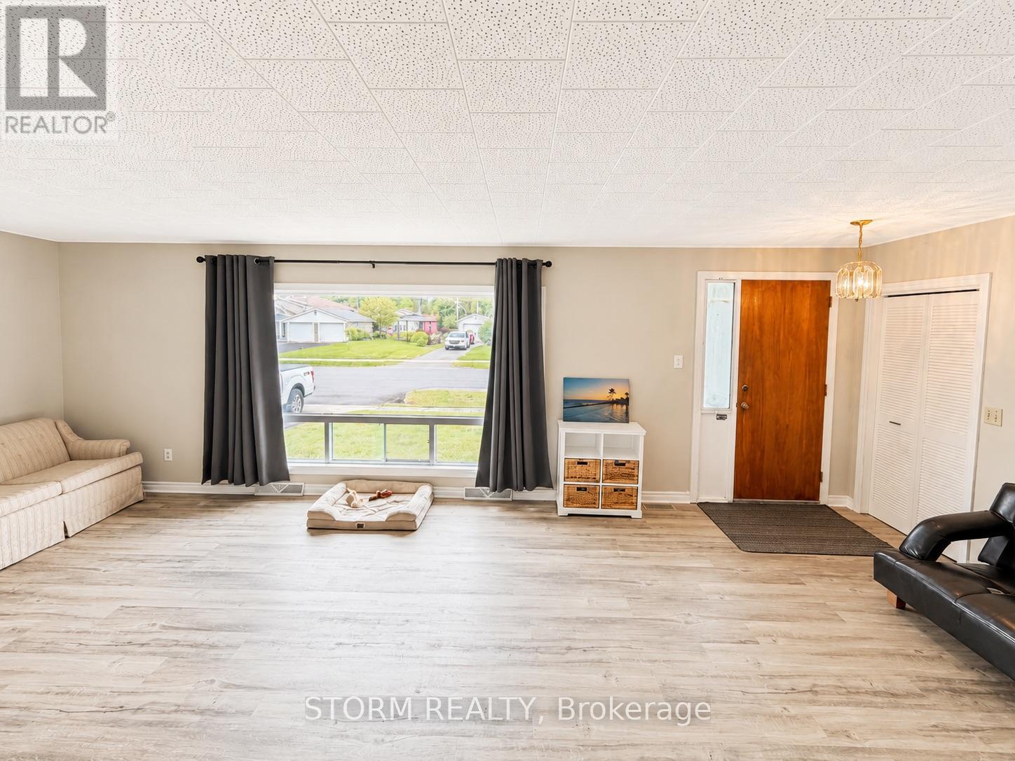 44 ST LAWRENCE STREET - 12