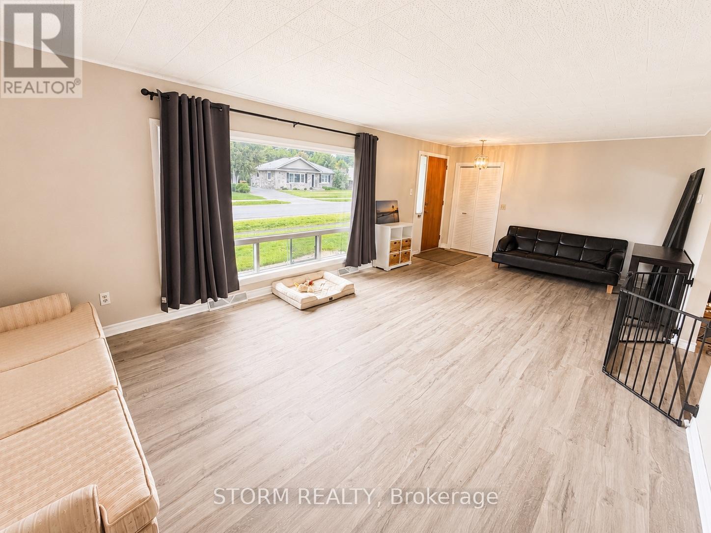 44 ST LAWRENCE STREET - 13