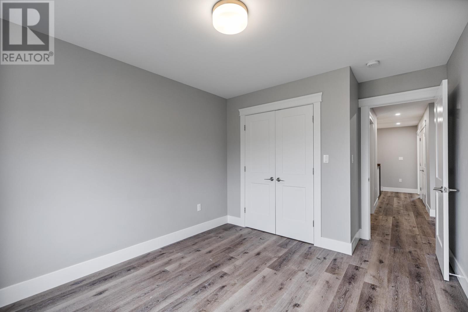 #5 12 Harold Court - 18