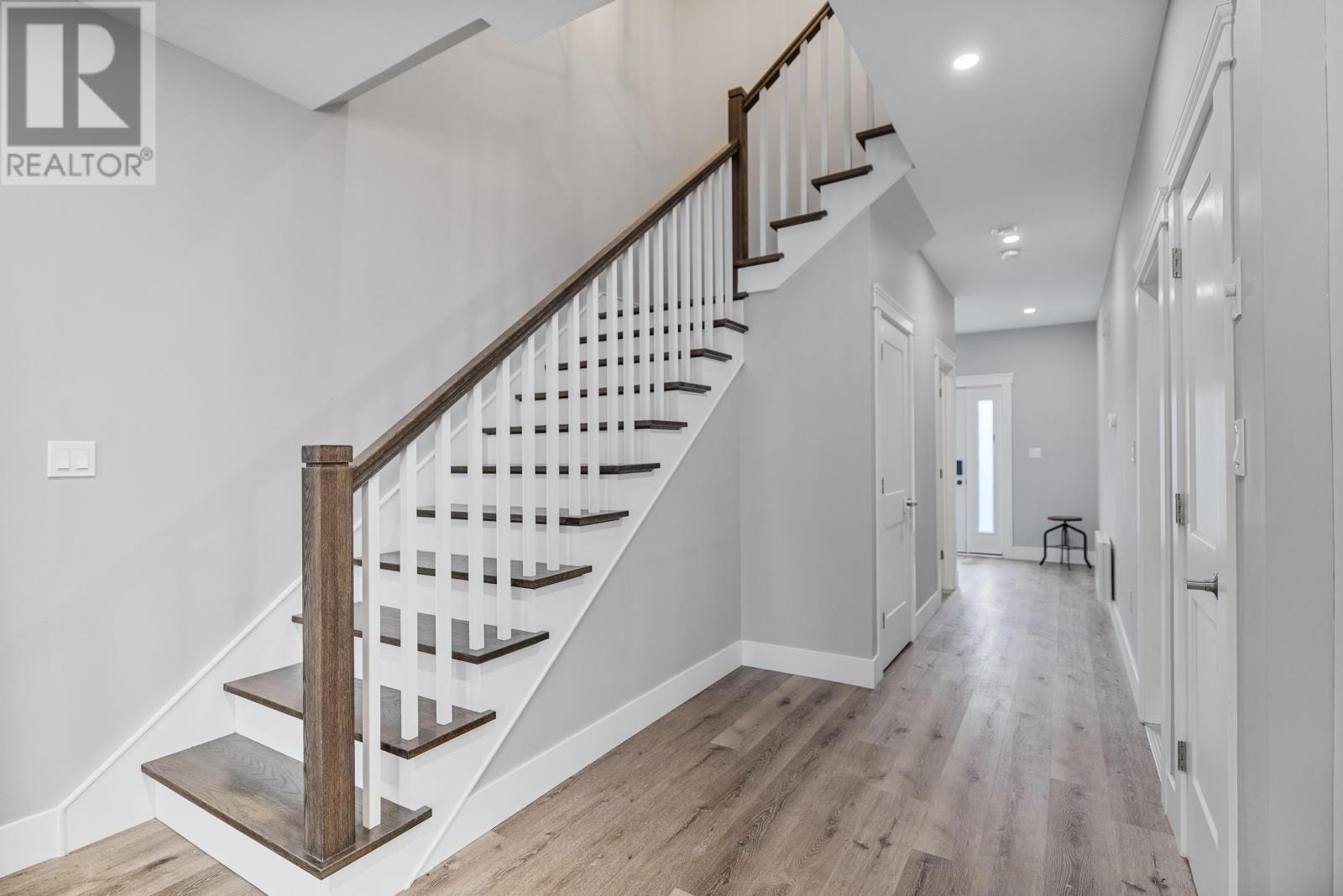#5 12 Harold Court - 9