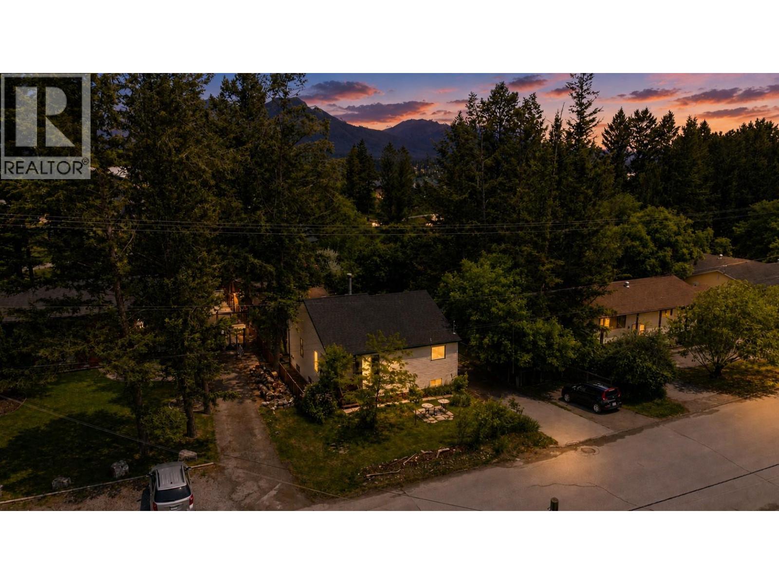 1409 10th Avenue - Image 2