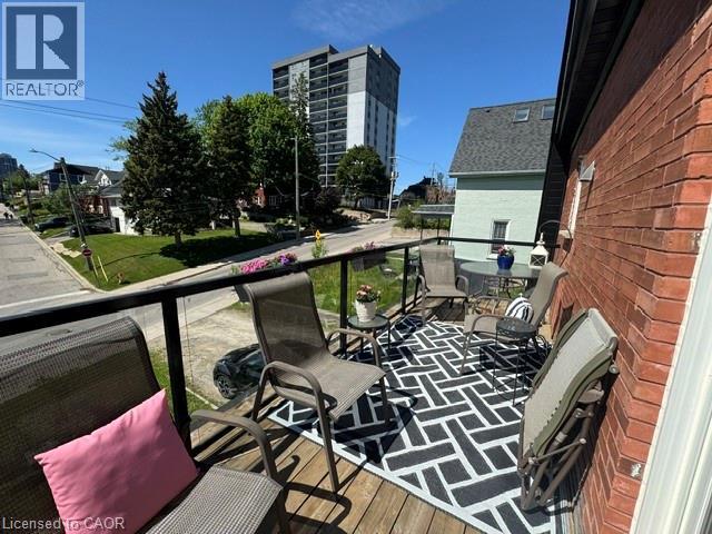 105 CEDAR Street S Unit# 3