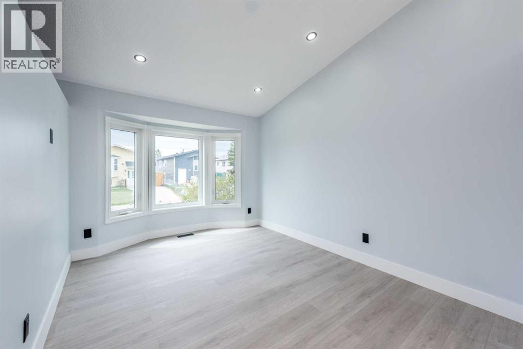 141 Falshire Close NE - 12