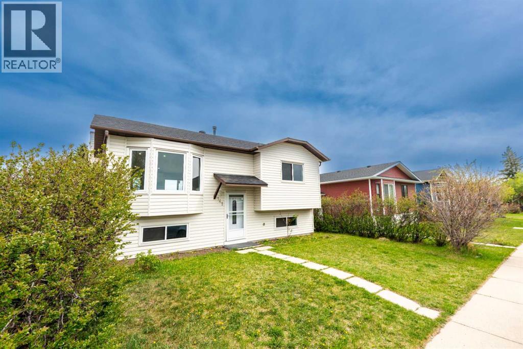 141 Falshire Close NE - 3