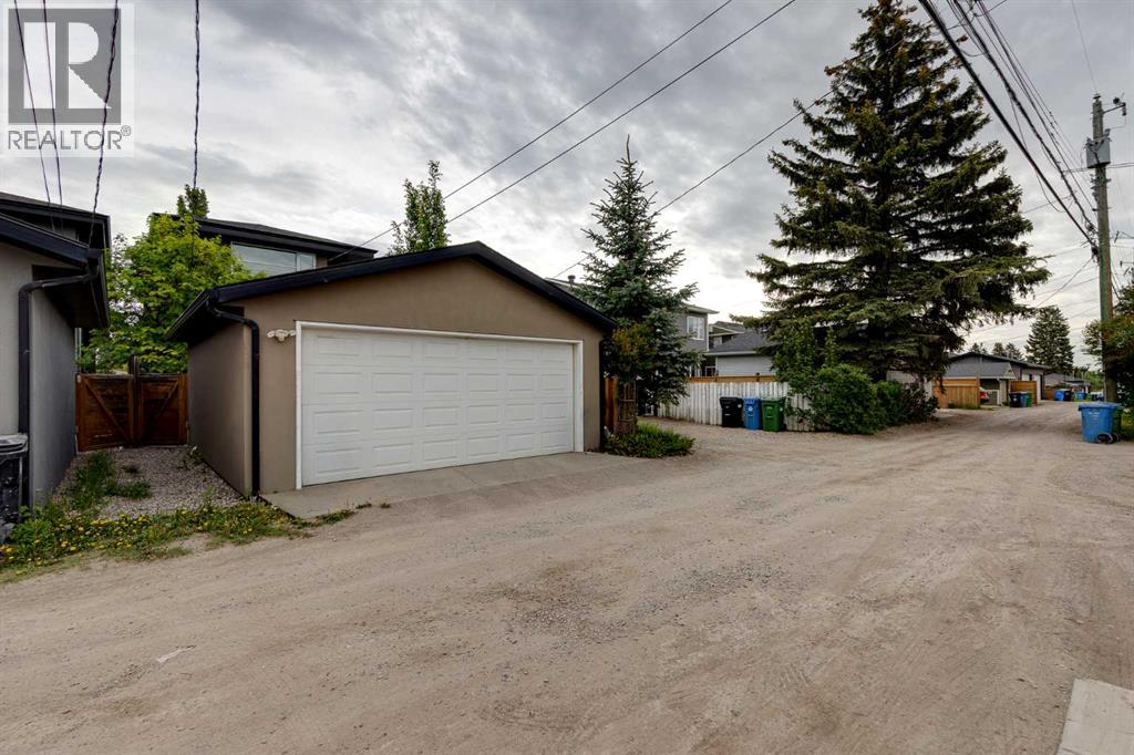 2729 Cochrane Road NW - 41