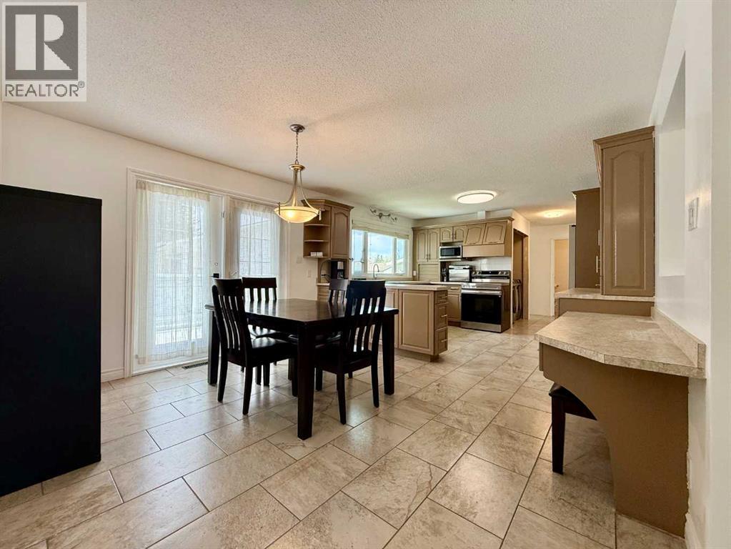 402 3 Street - photo 5
