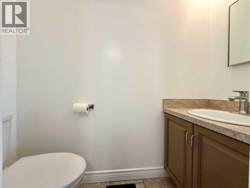 402 3 Street — photo 20
