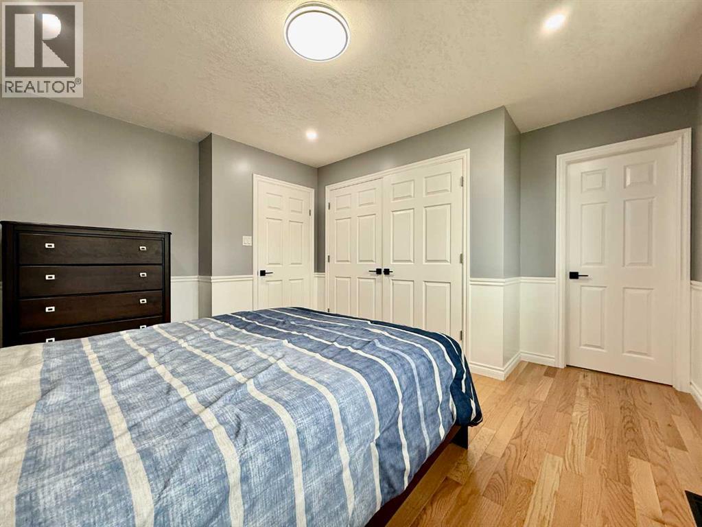 402 3 Street — photo 24