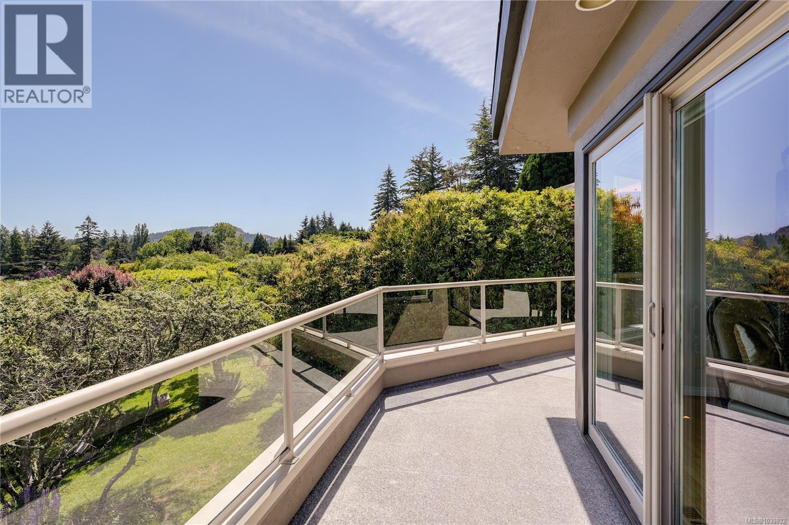  4961 Lochside Drive, Saanich