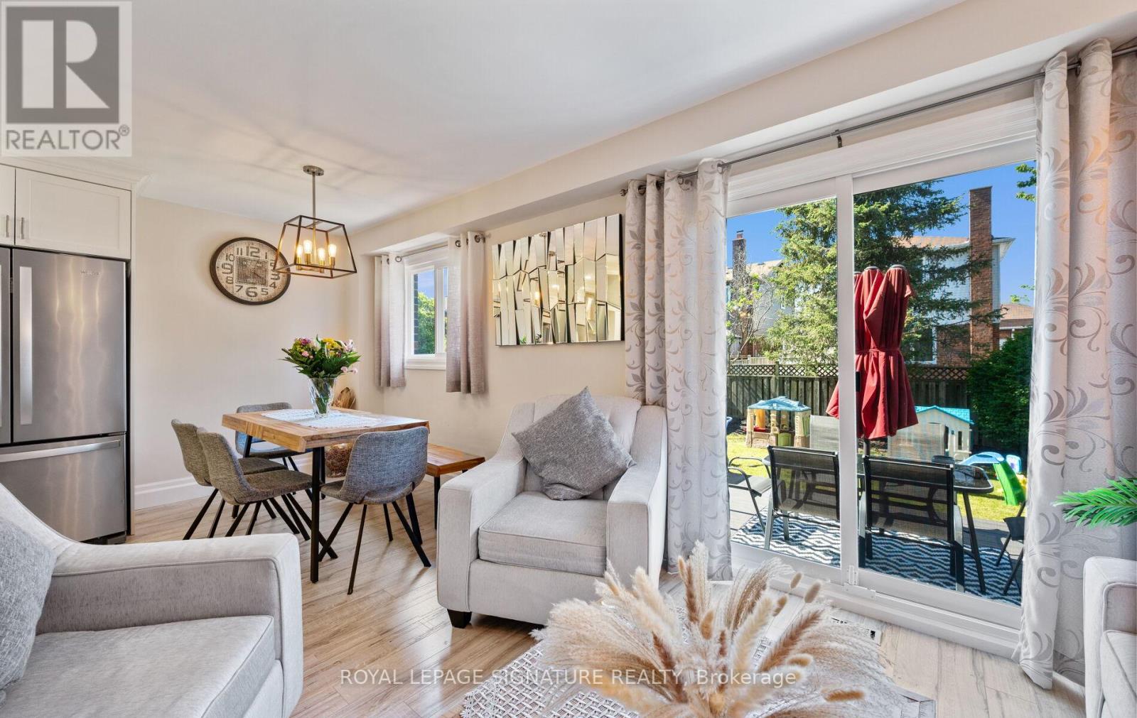 12 HEWITT CRESCENT - 10