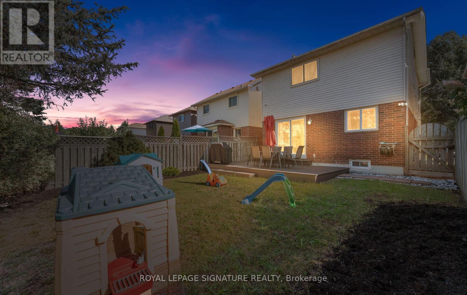 12 HEWITT CRESCENT - 27