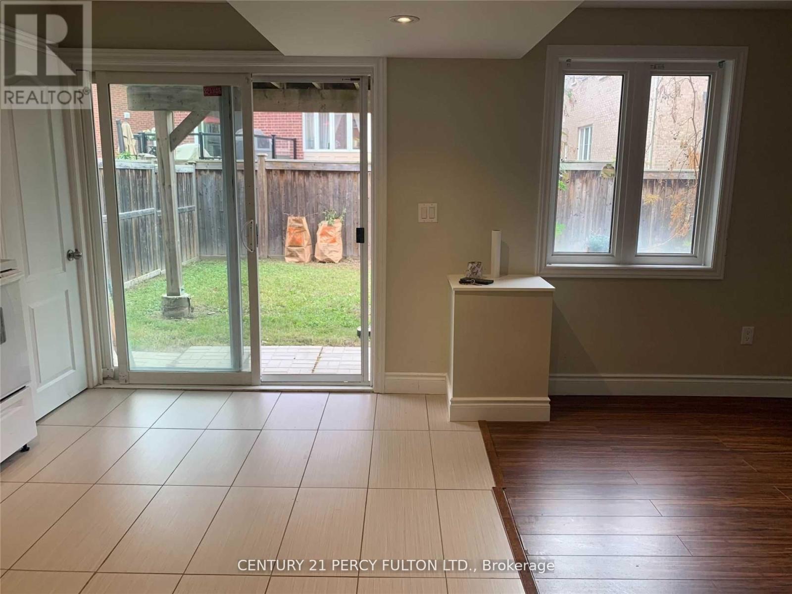 21 WATERSPLACE AVENUE