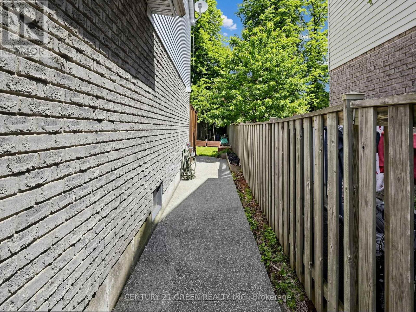 2409 PAULA COURT - 40